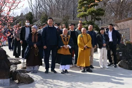 Ni sư Thích nữ Tâm Trí, Chủ tịch Hội Phật tử Việt Nam tại Nhật Bản, trụ trì chùa Đại Ân đón tiếp phái đoàn - Ảnh: Chùa Đại Ân