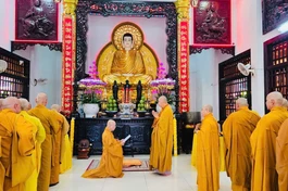 Chư Tăng H.Bình Chánh đối thú tự tứ tại tu viện Tường Vân (TT.Tân Túc)