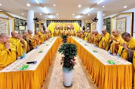 Chư tôn đức niệm Phật cầu gia bị