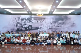 Niềm hoan hỷ trong buổi họp mặt thân mật của chư tôn đức Ban Thông tin - Truyền thông GHPGVN TP.HCM và các đơn vị, tình nguyện viên phụng sự Lễ chiêm bái xá-lợi Trái tim Bồ-tát Thích Quảng Đức tại Việt Nam Quốc Tự - Ảnh: Trung Thắng