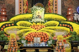 Giác linh đài Trưởng lão Hòa thượng Thích Hải Tràng được tôn trí tại chánh điện tổ đình Phổ Quang (P.Cầu Kiệu, TP.HCM) - Ảnh: Nguyên Tài/BGN