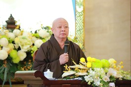 Hòa thượng Thích Lệ Trang, Trưởng ban Trị sự GHPGVN TP.HCM chủ trì buổi sinh hoạt - Ảnh: Trung Thắng