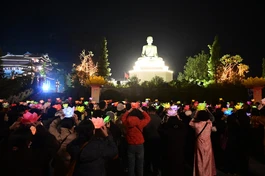 Đêm hoa đăng kính mừng khánh đản Đức Phật A Di Đà tại chùa Long Hoa (TP.Hải Phòng)