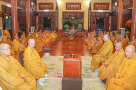 Chư Tăng Ni trang nghiêm thính giới chung tại chùa Hải Quang - Ảnh: Nguyên Tài/BGN