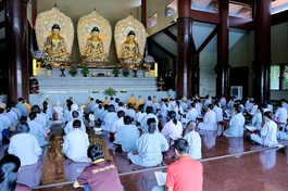 Khóa lễ tụng kinh tại chánh điện chùa Thanh Tâm (xã Bình Lợi, TP.HCM)