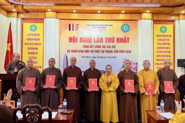 Thượng tọa Thích Thanh Tuấn trao quyết định chuẩn y nhân sự các ban chuyên ngành Ban Trị sự GHPGVN tỉnh Ninh Bình, nhiệm kỳ 2026-2031