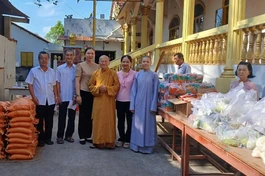 Chùa Bửu Long tổ chức phiên chợ 0 đồng