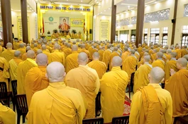 Quang cảnh buổi sinh hoạt của Tăng Ni khu vực Bình Dương tại tổ đình Hội Khánh