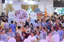 Đông đảo Phật tử tham dự chương trình
