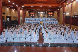 Hơn 400 khóa sinh lưu niệm tại khóa tu "Tri ân đấng sinh thành" tại chùa Diệu Pháp (P.Bình Lợi Trung, TP.HCM)