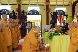 Chư Tăng tác pháp Tự tứ sau ba tháng hạ an cư tại chùa Bửu Liên (P.Thạnh Mỹ Tây)