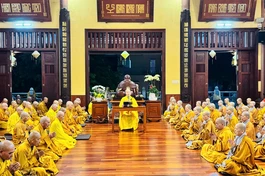 Chư Tăng Ni trang nghiêm thính giới chung tại chùa Hải Quang (P.Tân Sơn Hòa, TP.HCM) 