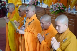 Đại đức Thích Như Quang dâng lời phát nguyện