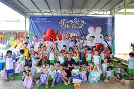 Thiền viện Trúc Lâm Bình Phước tổ chức chương trình trao quà trung thu đến các em thiếu nhi tại Trường Mầm non Vàng Anh (xã Lộc Thành, TP.Đồng Nai)