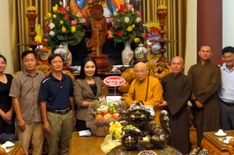 Phó Trưởng ban Tôn giáo Chính phủ Trần Thị Minh Nga thăm Hòa thượng Thích Quảng Xả và Ban Trị sự GHPGVN tỉnh Quảng Ngãi