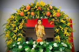 Tôn tượng Phật sơ sinh tại trụ sở tòa soạn báo Giác Ngộ