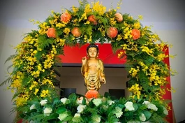 Tôn tượng Phật sơ sinh tại trụ sở tòa soạn báo Giác Ngộ