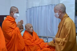 [Video] Đức Pháp chủ thăm Trưởng lão Hòa thượng Dương Nhơn tại Sóc Trăng