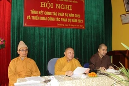 Chư tôn đức chủ tọa hội nghị