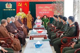 Ban Trị sự GHPGVN tỉnh Hà Tĩnh thăm và chúc tết công an tỉnh nhà