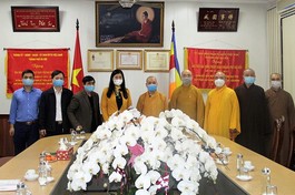 Bà Nguyễn Lan Hương thăm, chúc Tết chư tôn đức GHPGVN TP.Hà Nội