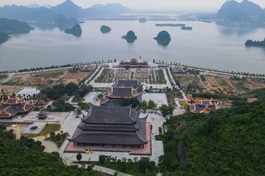 Quần thể khu du lịch tâm linh Tam Chúc