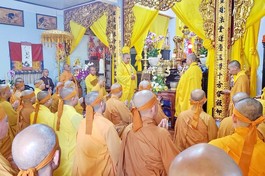 Chư Tăng và môn đồ pháp quyến tại buổi lễ