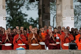 Sri Lanka: Chư Tăng cầu nguyện suốt đêm tại Colobom cho những người bị ảnh hưởng bởi Covid-19 trên toàn thế giới