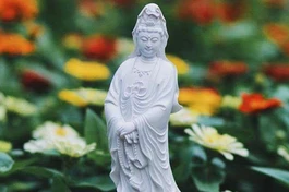 Tôn tượng Bồ-tát Quán Thế Âm