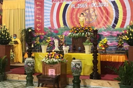 Tôn tượng Đức Phật đản sinh tại chùa Viên Minh