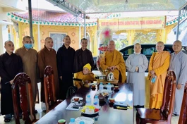 Phái đoàn Ban Trị sự GHPGVN TP.Biên Hòa đến thăm Sư bà Thích nữ Nhẫn Liên