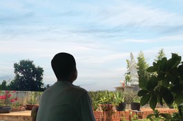 Bình yên giữa thất nhỏ của Sư cô Huệ Quang