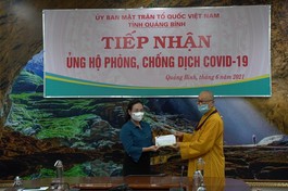 Hòa thượng Thích Tánh Nhiếp trao 50 triệu đồng ủng hộ phòng chống dịch Covid-19 
