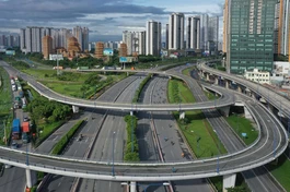 TP.HCM trong những ngày giãn cách theo Chỉ thị 16 - Ảnh: Hoàng Triều