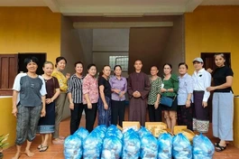 Đoàn từ thiện chùa Bồ Đề (Lào)