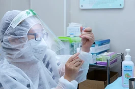 TP.HCM bước vào đợt 6 tiêm vắc-xin Covid-19, dự kiến kéo dài đến hết tháng 8 - Ảnh: Bảo Toàn/ BGN 