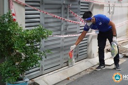 Túi thuốc an sinh hỗ trợ người nhiễm Covid-19 không triệu chứng - Ảnh: HCDC