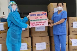 “Những phần quà đại đoàn kết” của các chùa ở quận Bình Thạnh giúp người dân vượt qua khó khăn