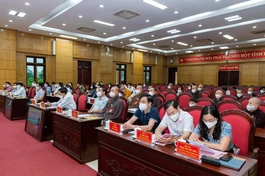 Chư tôn đức Tăng, Ni và đại biểu chính quyền tham dự hội nghị tại điểm cầu cấp tỉnh