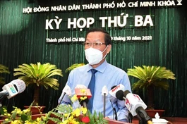 Chủ tịch UBND TP.HCM Phan Văn Mãi phát biểu tại phiên thảo luận - Ảnh: Việt Dũng