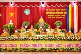 Chư tôn đức chứng minh, chủ tọa đoàn Đại hội đại biểu Phật giáo huyện Cờ Đỏ 2021-2026