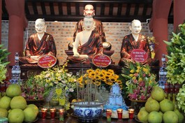 Chư vị Tổ sư được an vị tại Tổ đường chùa Chí Linh