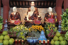 Chư vị Tổ sư được an vị tại Tổ đường chùa Chí Linh