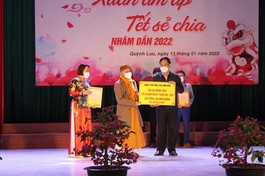 Đại đức Thích Tâm Ngọc trao hỗ trợ 50 triệu đồng Tết vì người nghèo 