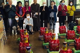 Đoàn từ thiện chùa Thiên Hưng