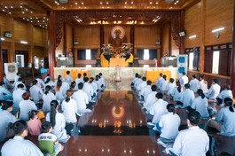 Phật tử tham dự lễ quy y