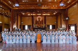 Phật tử vân tập về chùa Diệu Pháp tham dư khóa tu "Một ngày ly tham" vào ngày 6-3