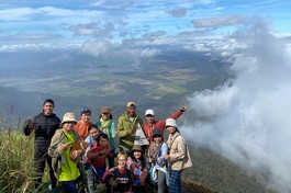 Y Xim Ndu trong một chuyến hướng dẫn hành trình leo núi