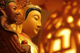 Tôn tượng Bồ-tát Quán Thế Âm