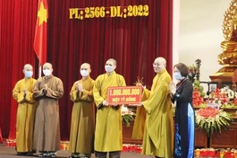 Chư tôn đức các Ban Trị sự tỉnh, thành phố, đại diện các chùa cúng dường Quỹ Bảo trợ học đường Học viện Phật giáo VN tại Hà Nội